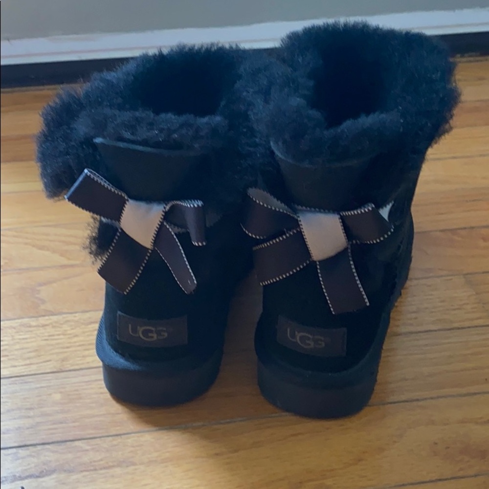 Ugh Short Boots sz 6.  Guc